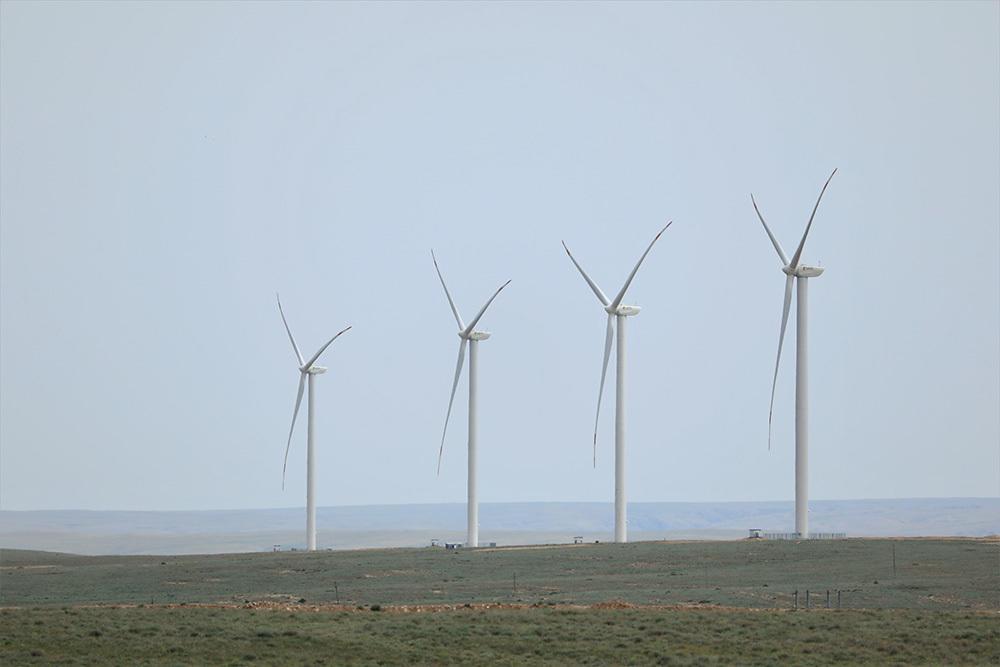 Казахстан совместно с Китаем запустил одну из крупнейших ветряных электростанций в Центральной Азии 